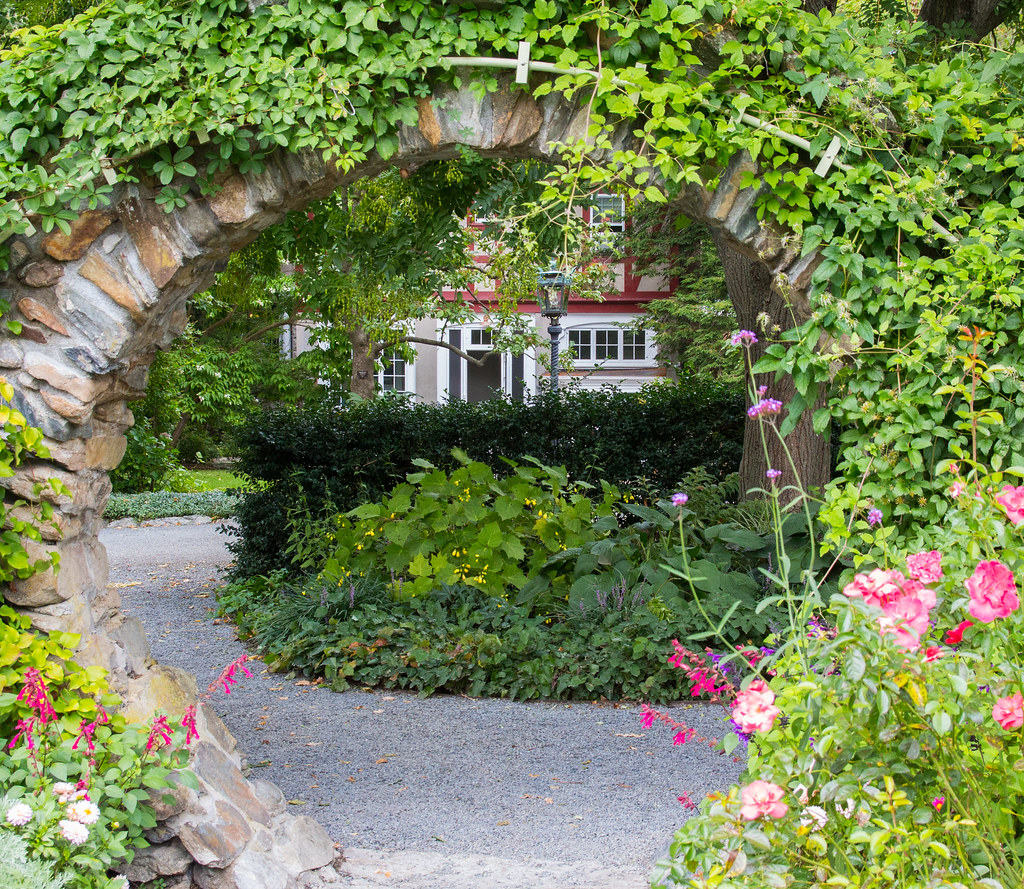 Blithwold, Bristol, RI, Framing Betsy Memishian Flickr