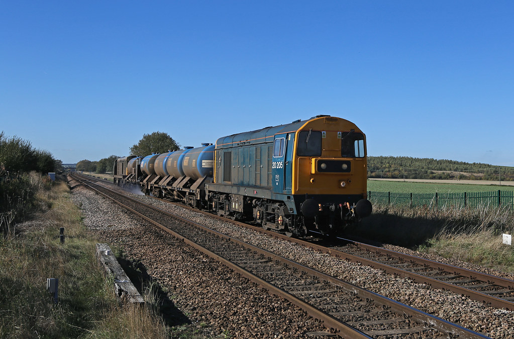 20205 20205 approaches Hambleton West Junction heading 3S1… Flickr