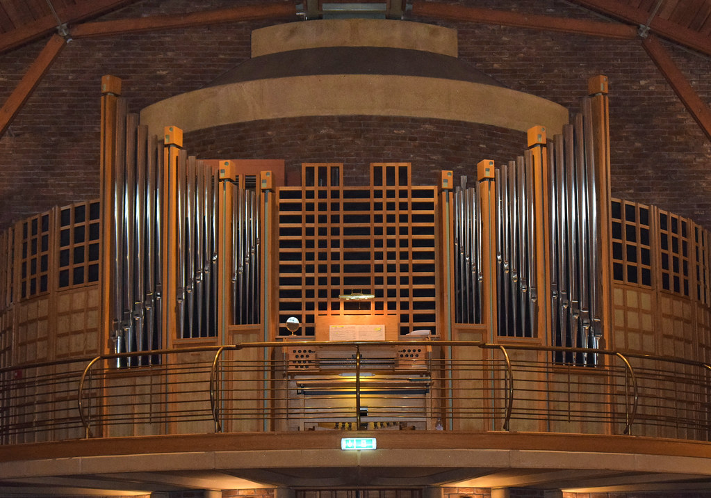 St. Brigid's Church, Derryvolgie Avenue, Belfast John McDonald Flickr