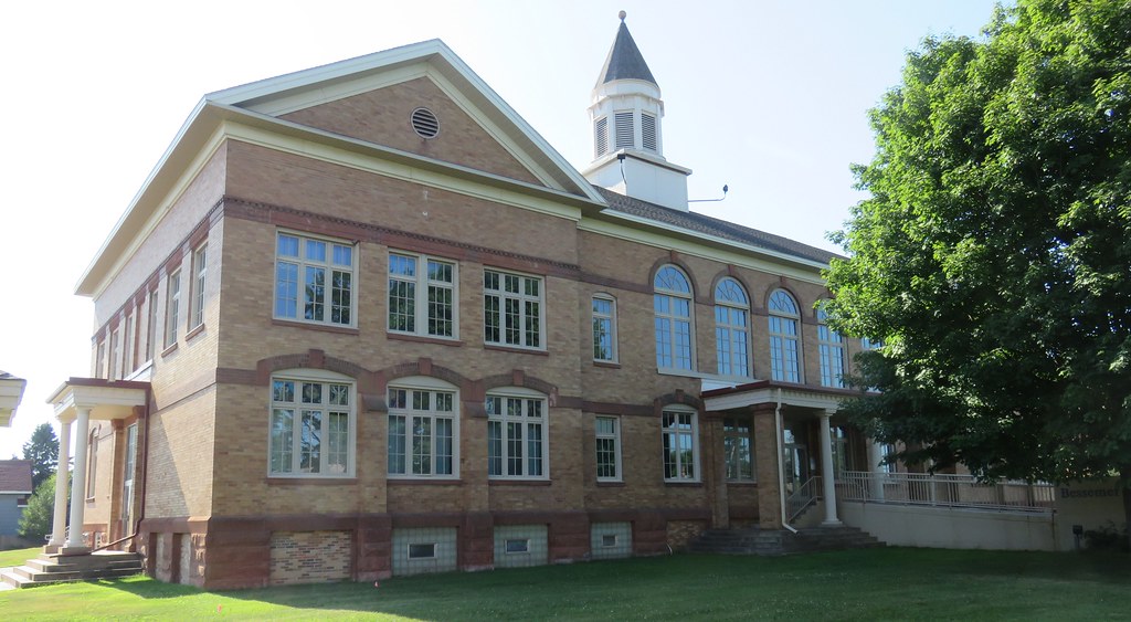 Old Bessemer School (Bessemer, Michigan) Bessemer, Michiga… Flickr