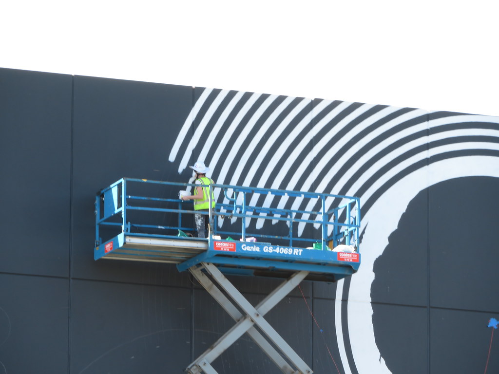 Tea Tree Plaza 12/10/2018 Exterior wall being painted wi… Flickr