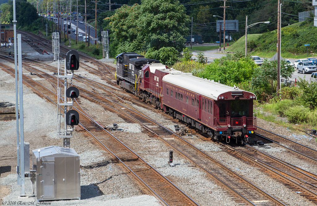 NS 4084 wb 90223 (Conway,PA to Cleveland,OH) East Conway,… Flickr