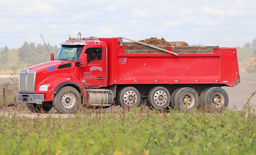 Miguel's Trucking, LLC of Sturtevant, Wisconsin Miguel's T… Flickr