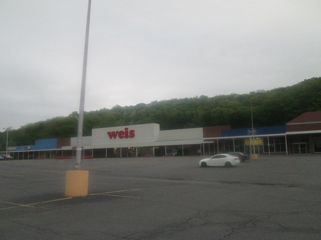 Weis Coal Township, PA. May 2017. … Flickr