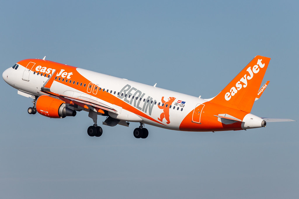 EasyJet (Berlin Livery) / OEIZQ / Airbus A320214 Flickr