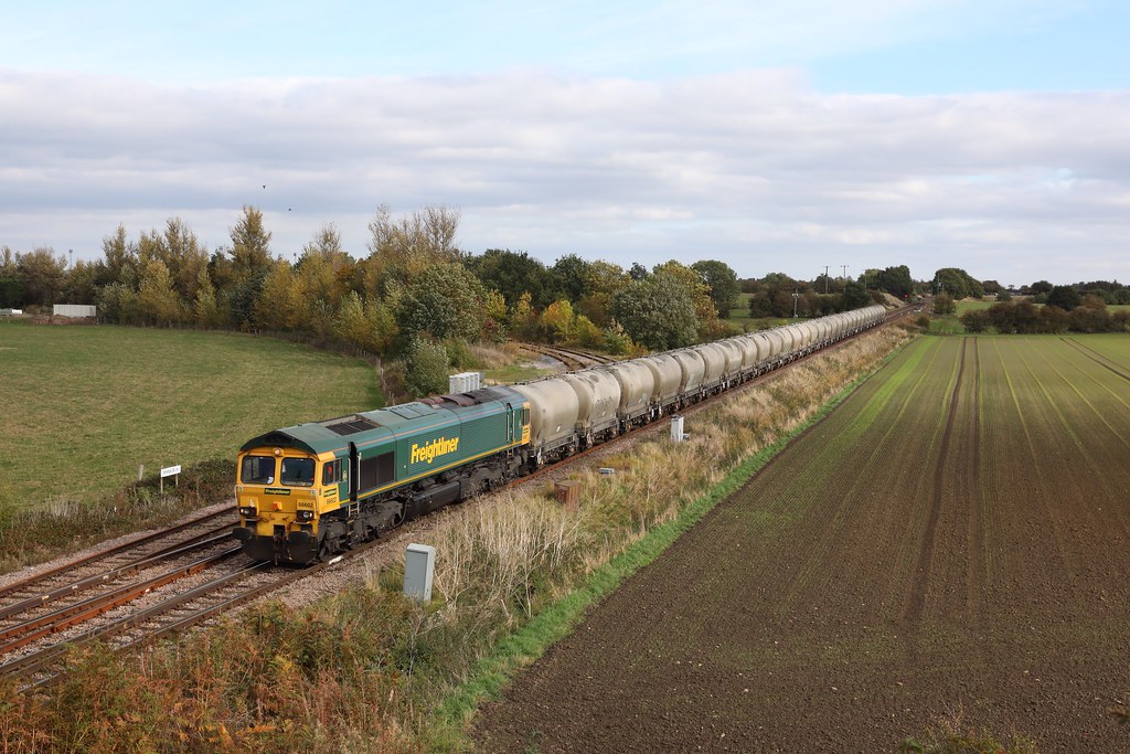 Whitley Bridge Freightliner Class 66/6 No.66602 is seen pa… Flickr