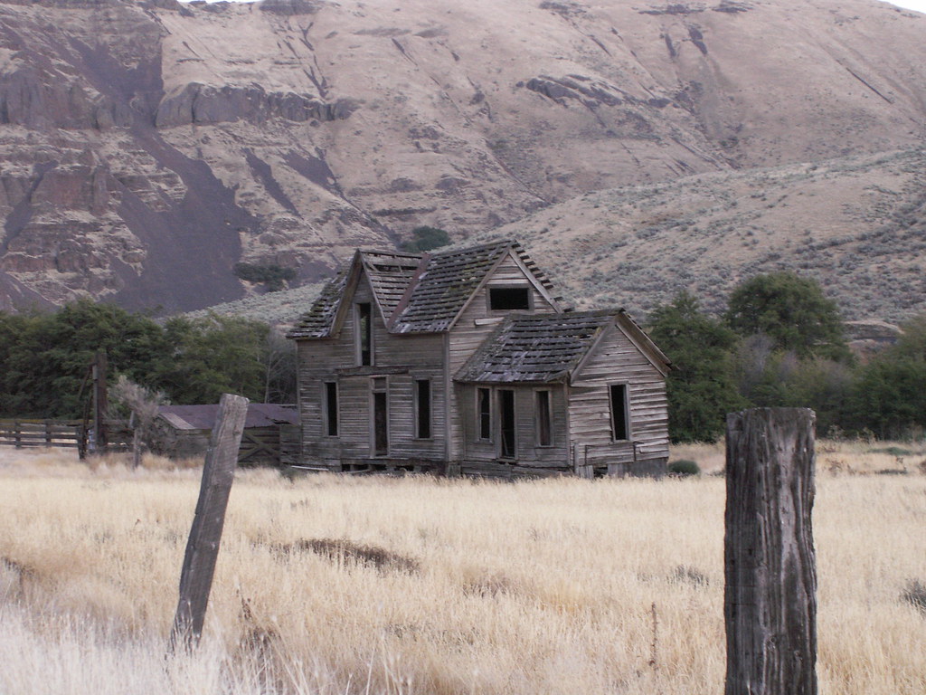 Haunted Haunted house on the Deschutes River. 12 mi.s sout… Flickr