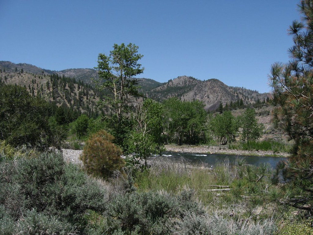 Truckee River, Farad, California The Truckee River is a st… Flickr