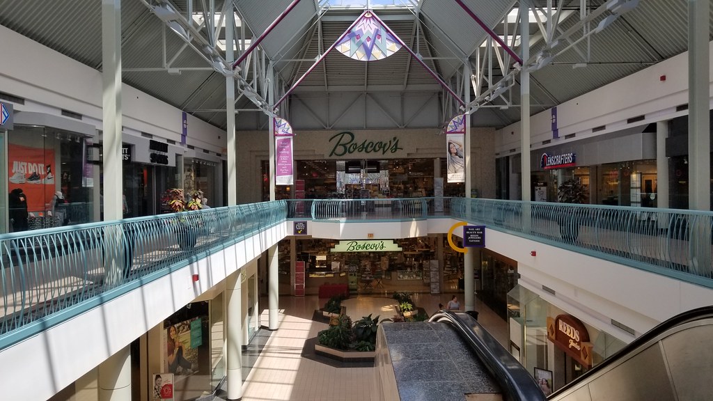Boscovs York Galleria York, PA August 2018 Mike Kalasnik Flickr