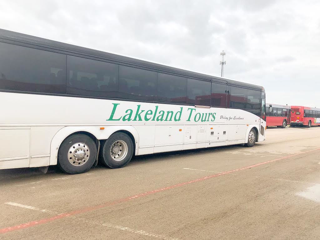 Lakeland Tours MCI F1 Shuttle Austin,TX. Fred Reutzel Flickr