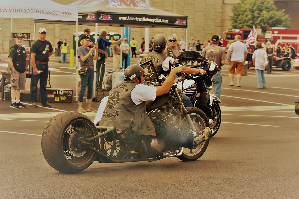 Low Rider Bike Sober Tramps Motorcycle Club Low rider Memo… Flickr