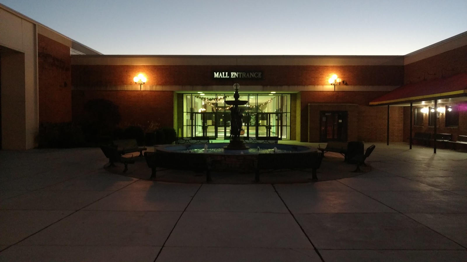 West End Plaza 2017 Flickr