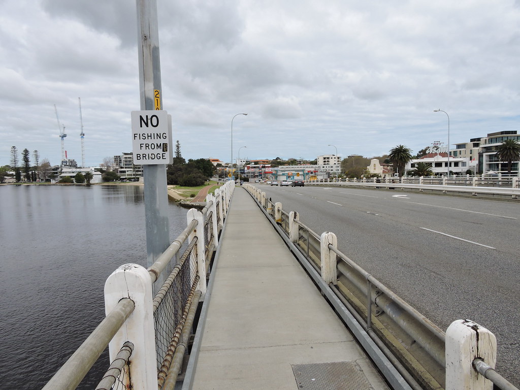 Canning Bridge Canning Bridge a twin timber bridge struc… Flickr