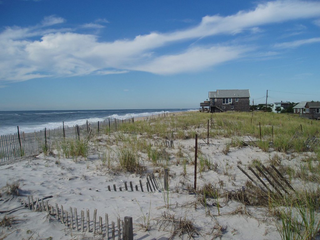 Ocean Beach, Fire Island Picture of the dunes in Ocean Bea… Flickr