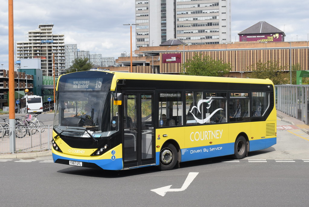 CB YX67UXL Bracknell bus station Courtney Buses Alexande… Flickr
