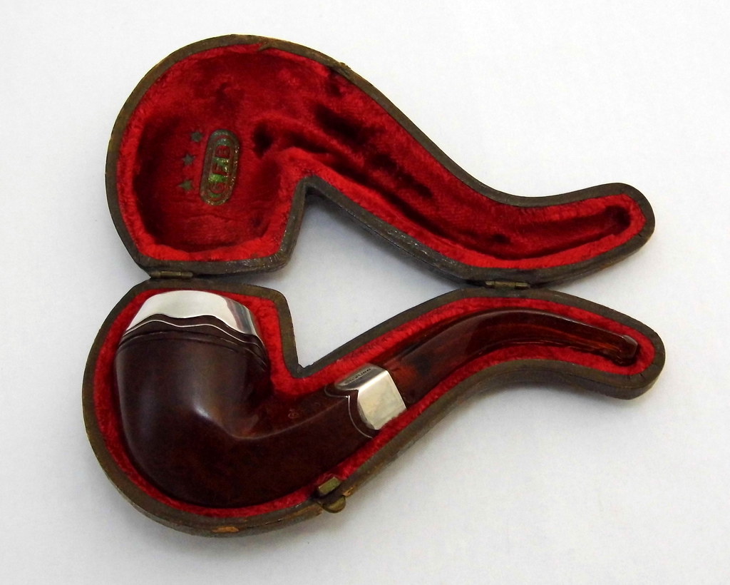 Vintage GFB (Genuine French Briar) Three Star Bent Bulldog… Flickr