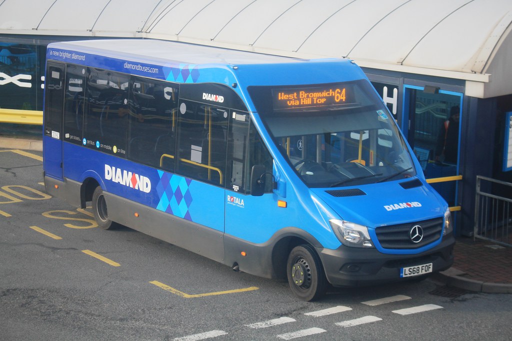 21205 LS68 FOF Wednesbury bus station taken from rear uppe… Flickr