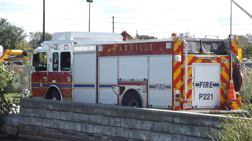 Oakville Fire P221 a photo on Flickriver