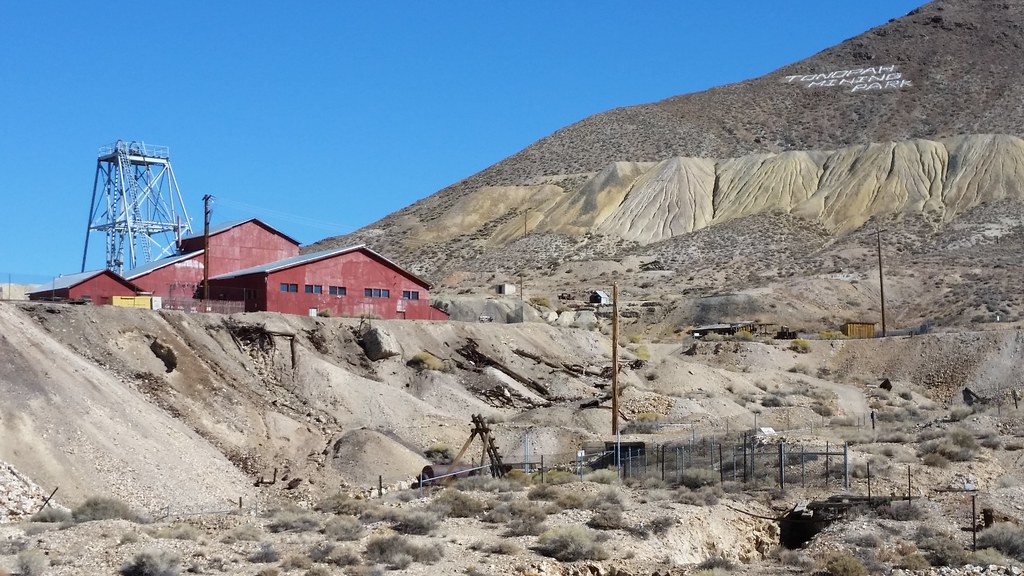 Tonopah Historic Mining Park Mizpah mine frame and hoist h… Flickr