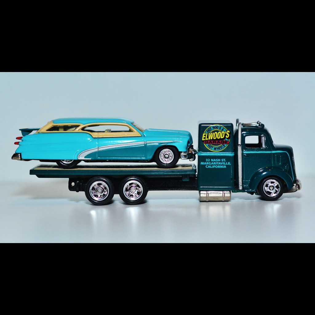 Elwood's Garage hotwheels diecastphotography hotwheelsp… Flickr