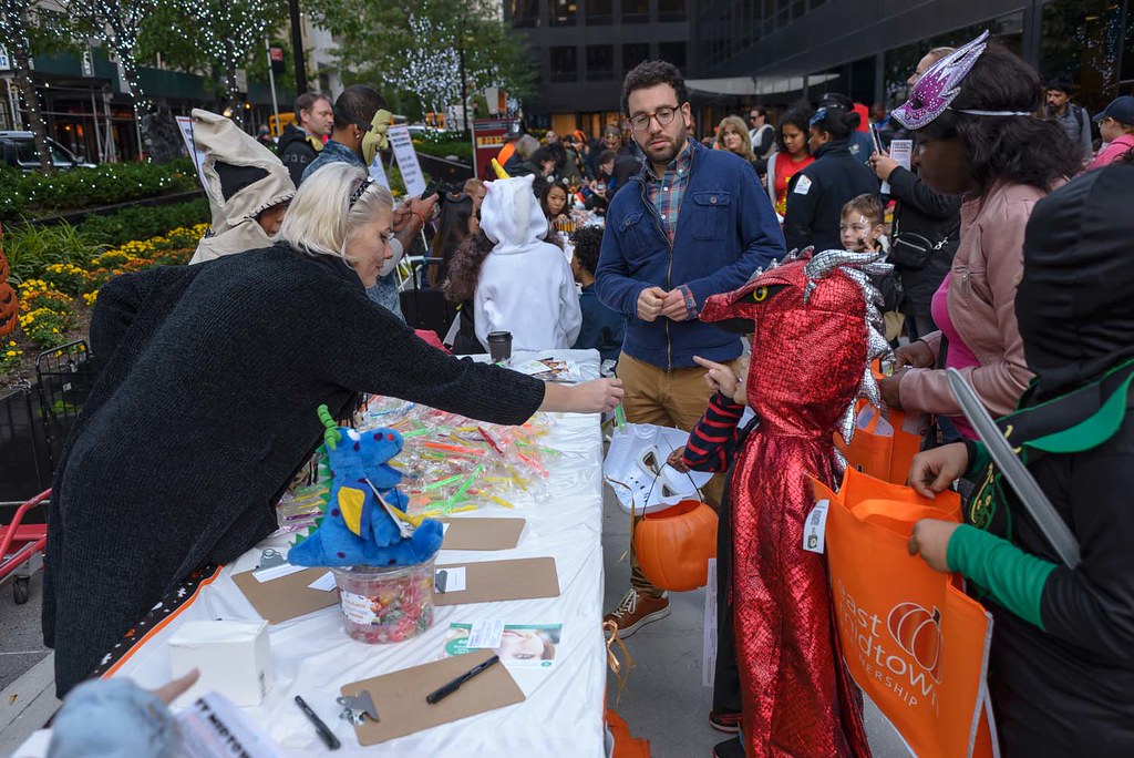 EAST MIDTOWN PARTNERSHIP HOSTS TRICKORTREAT WITH EAST MI… Flickr
