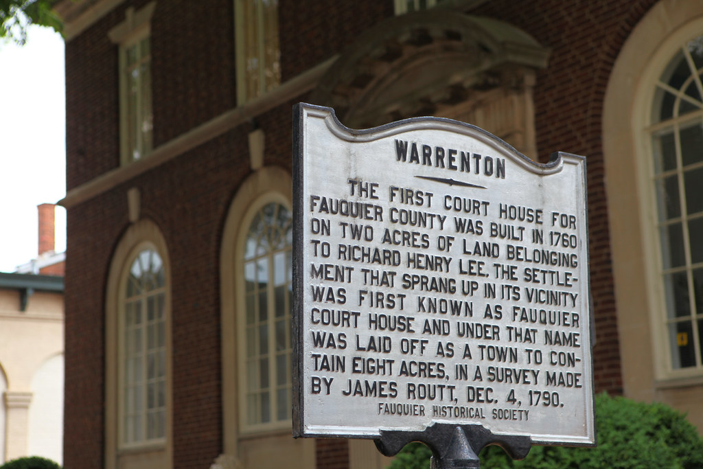 Warrenton Sign in front of the court house in Warrenton, V… Paul Keller Flickr