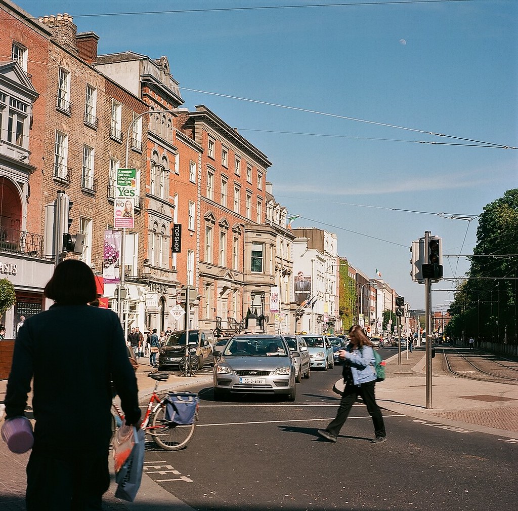 Dublin Street Scene 2 Dublin, Ireland. Yashica Mat 124G Ko… Flickr
