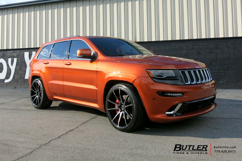 Jeep Grand Cherokee SRT8 with 22in Savini BM12 Wheels and Pirelli Tires