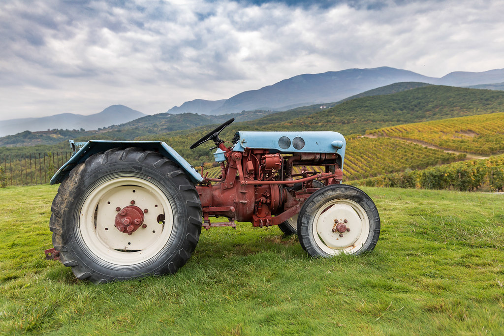 Naoussa, Yianakohori Ktima KirYianni, "Blue Tractor" Apostolos.K