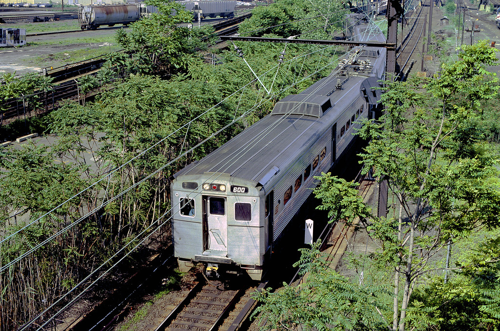 NJT Arrow II 600 Arrow II 600 at the Hunterspoint Avenue s… Flickr
