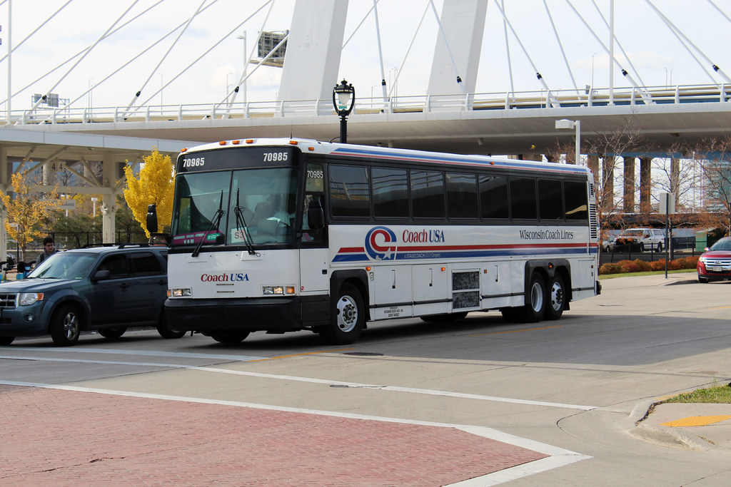 CUSA Wisconsin Coach Lines 70985 St Paul5th a photo on Flickriver