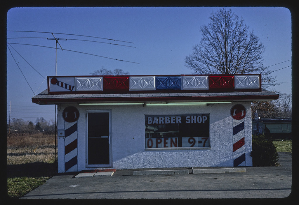 Barber shop, Livingston Street, Columbus, Ohio (LOC) Flickr