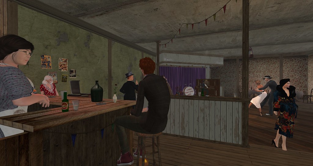 Time Portal Happy Hour at Wallader's Visit this location a… Flickr