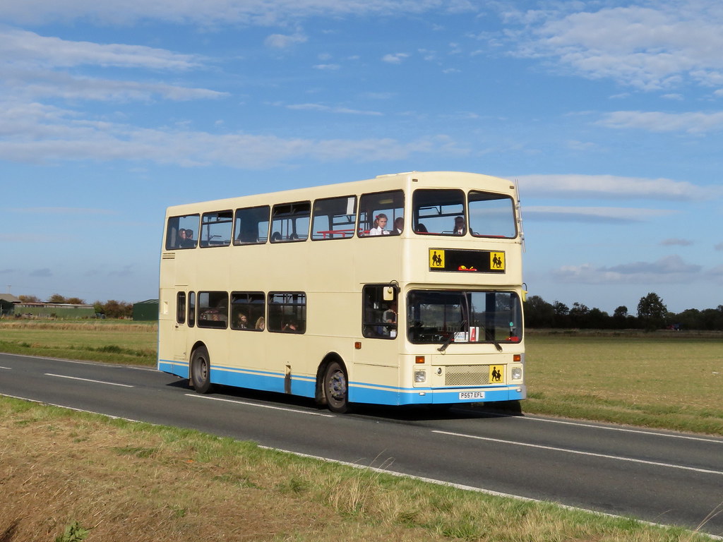 G & L Travel P557 EFL Stickney, Lincs The six vehicle scho… Flickr