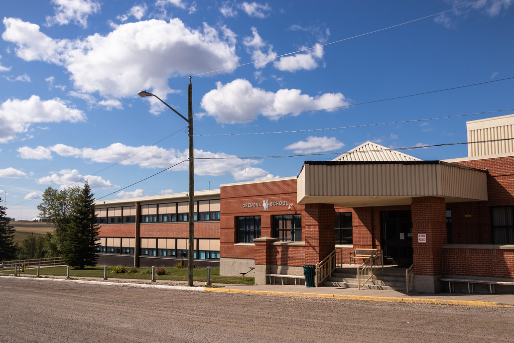 Cremona School Spent the morning in Cremona, AB checking o… Flickr