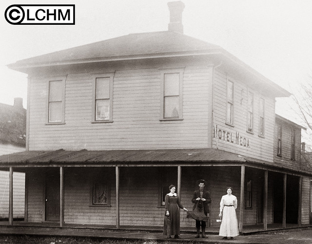GN6210 Hotel Meda in Coburg, Oregon, ca. 1910. Exterior vi… Flickr