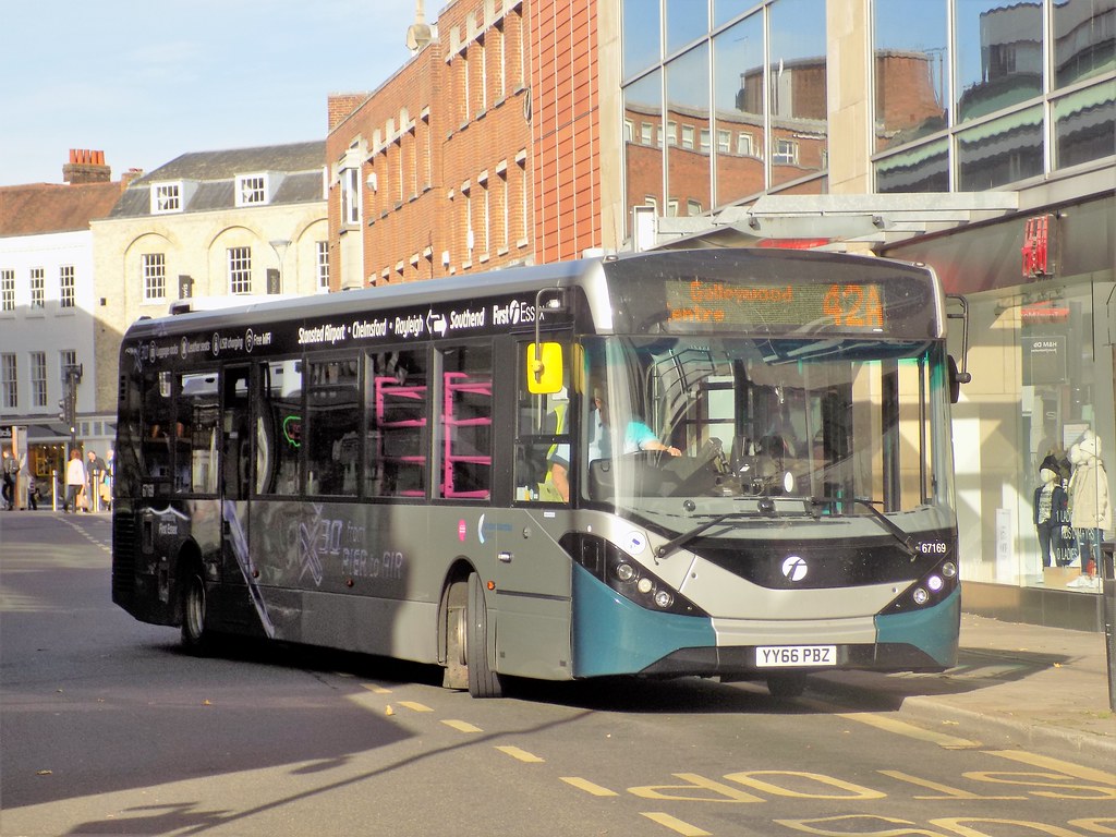 First Essex Buses 67169 Chelmsford New London Road 12 Octo… Flickr