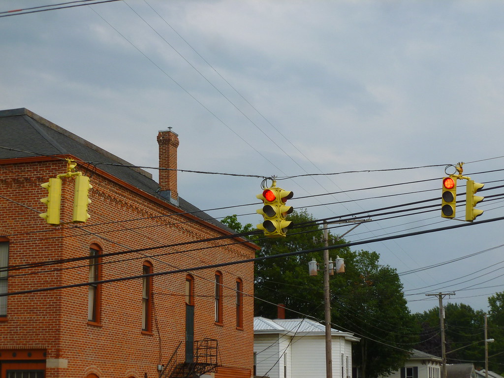 Hayesville, OH (3) Traffic signals. The Darley in the midd… Flickr