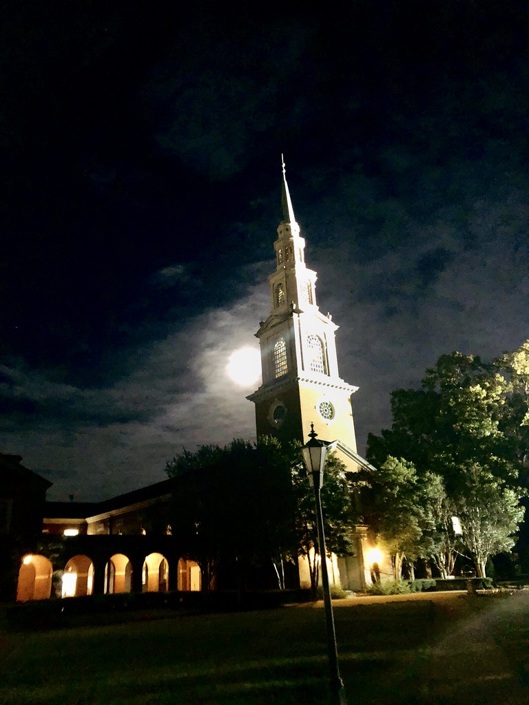 Full moon behind Reid Chapel, Samford University, Birmingh… Flickr