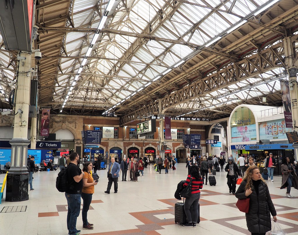 Victoria Station Victoria Station is a central London rail… Flickr