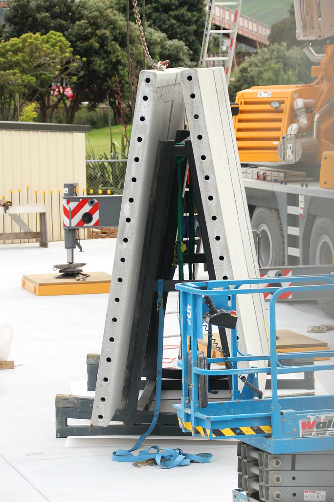 Y9 Day 297, Tilt panels "Triangles" Trucking firms usually… Flickr