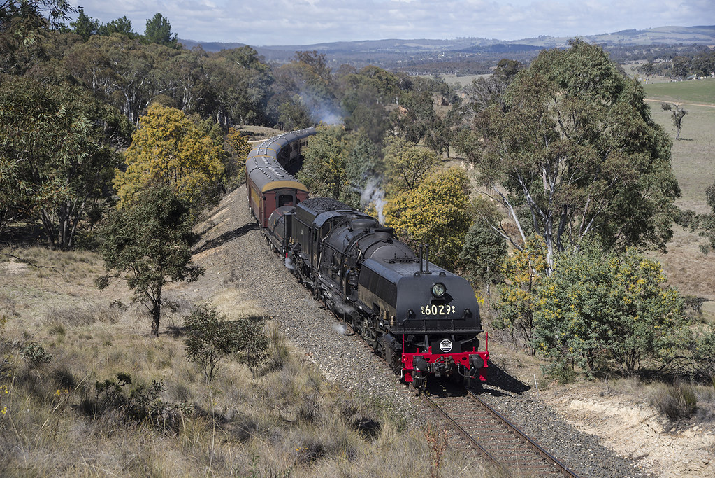 6029 on 6S61 hard at work above Cullen Bullen, Rylstone Branch, NSW