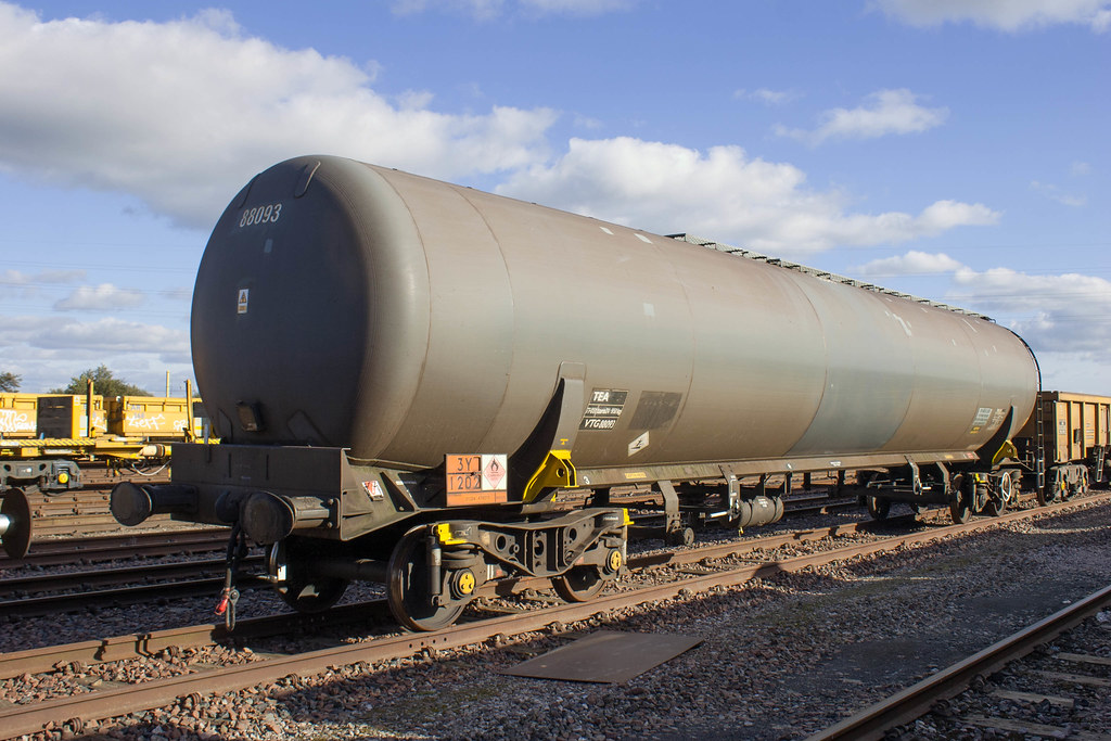 102 ton Bogie Fuel Oil Tank Wagon. DETAILS FOR THIS VEHICL… Flickr