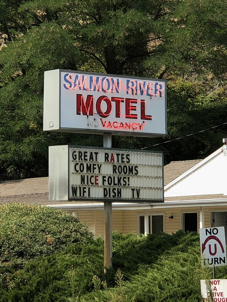 SALMON RIVER MOTEL RIGGINS IDAHO 1203 Main Street. Frank Kelsey