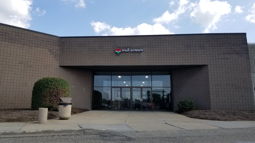 Carnation City Mall Alliance, OH August 2018 Mike Kalasnik Flickr