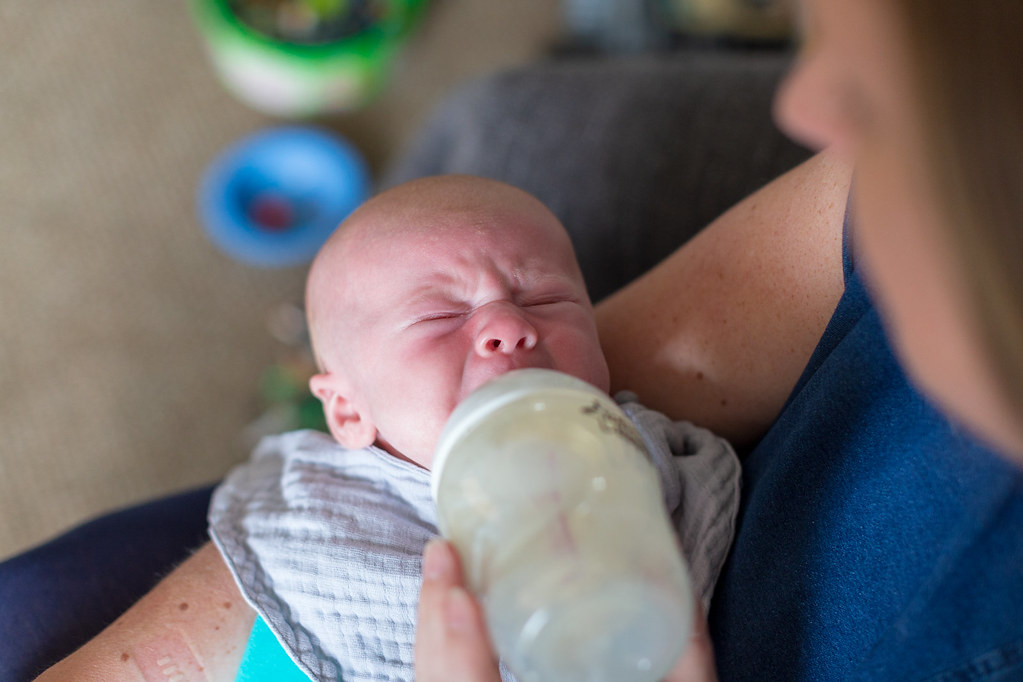 Baby Cries When Feeding Bottle Captions Tempo