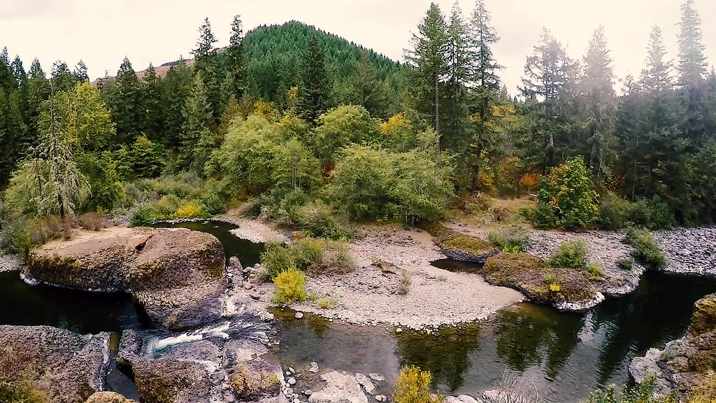 Molalla River in autumn Aerial video clip of the Molalla R… Flickr
