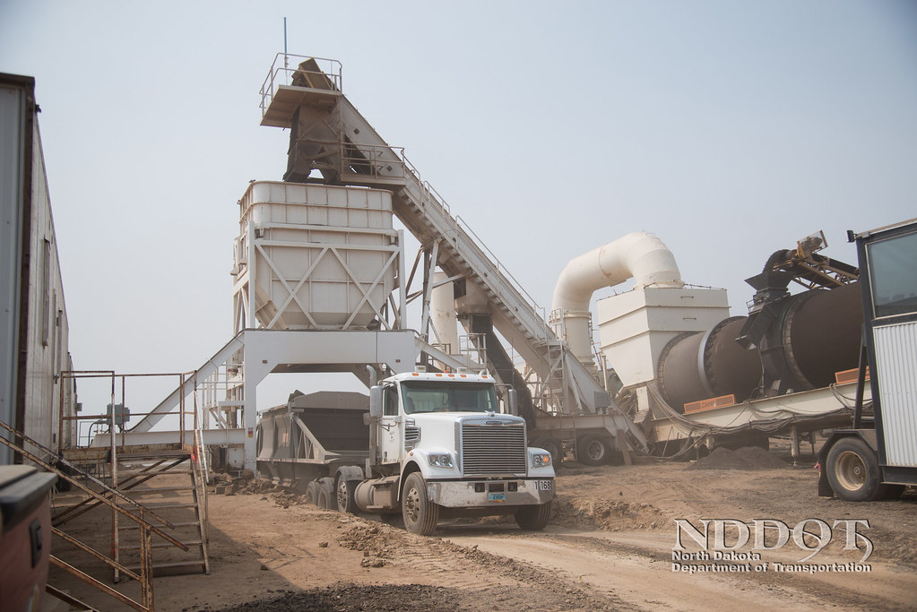 Asphalt Plant Asphalt plant on a mill and overlay project … Flickr