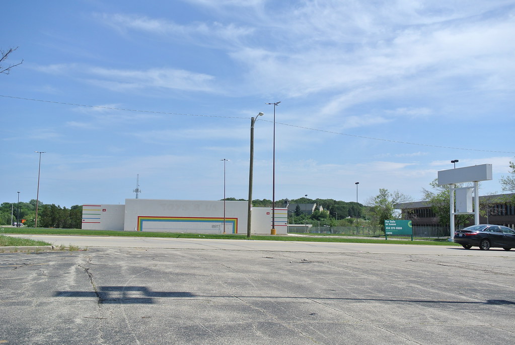 Toys R Us Northridge Mall Milwaukee WI gameking3 Flickr