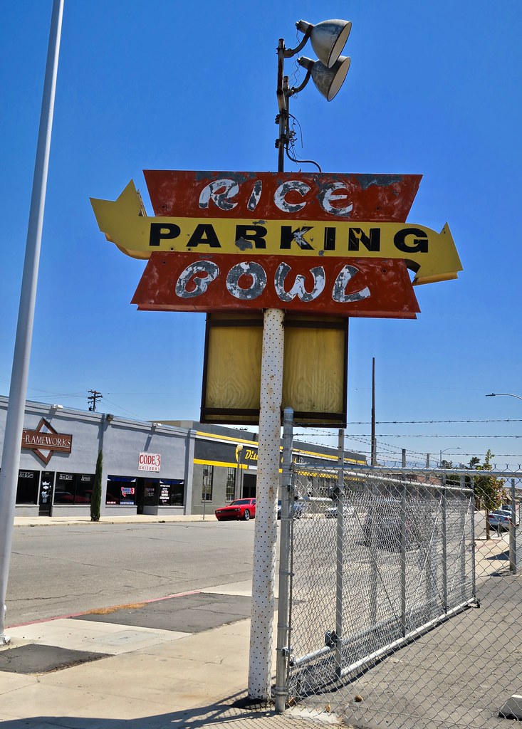 Rice Bowl, Bakersfield, CA Sign for the parking lot of the… Flickr